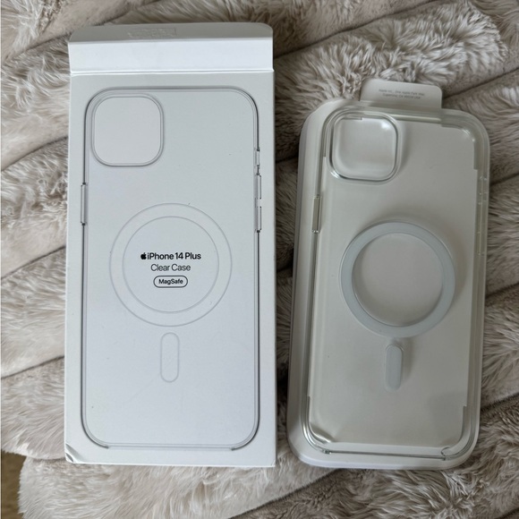 Brand New iPhone 14 Plus Clear Case with MagSafe - Picture 9 of 9